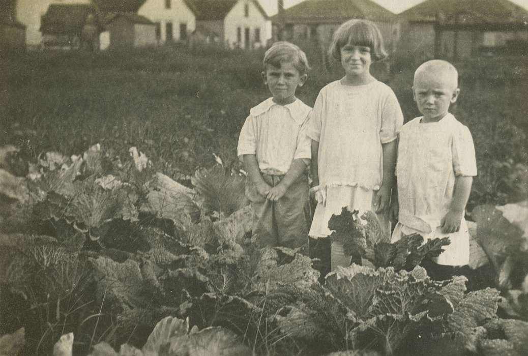 garden, LeQuatte, Sue, Farms, Children, Iowa, IA, Portraits - Group, history of Iowa, Iowa History, cabbage