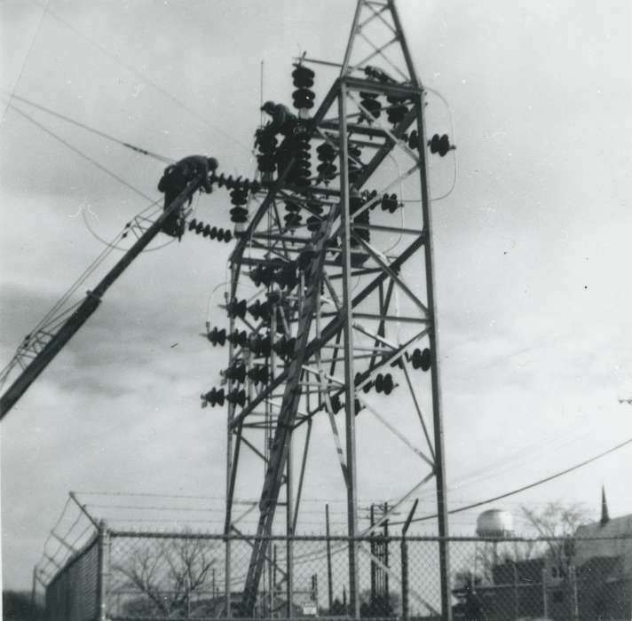 electricity, Waverly, IA, history of Iowa, construction crew, Waverly Public Library, Iowa History, Cities and Towns, water tower, construction, Labor and Occupations, Iowa