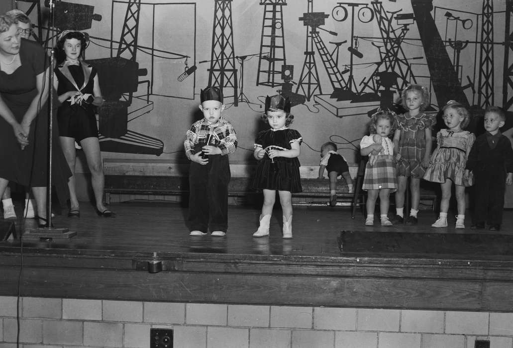 stage, ia, crown, Iowa, history, IA, Coon Rapids, Photos, play, Children, Coon Rapids Enterprise, historic, United States, Fairs and Festivals