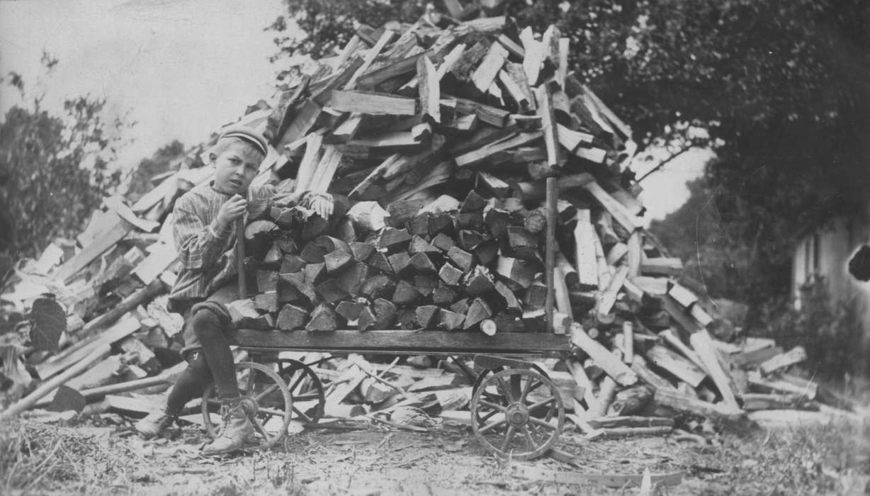 wood, Vinton, IA, Iowa, Children, Iowa History, wagon, Mullenix, Angie, Labor and Occupations, history of Iowa