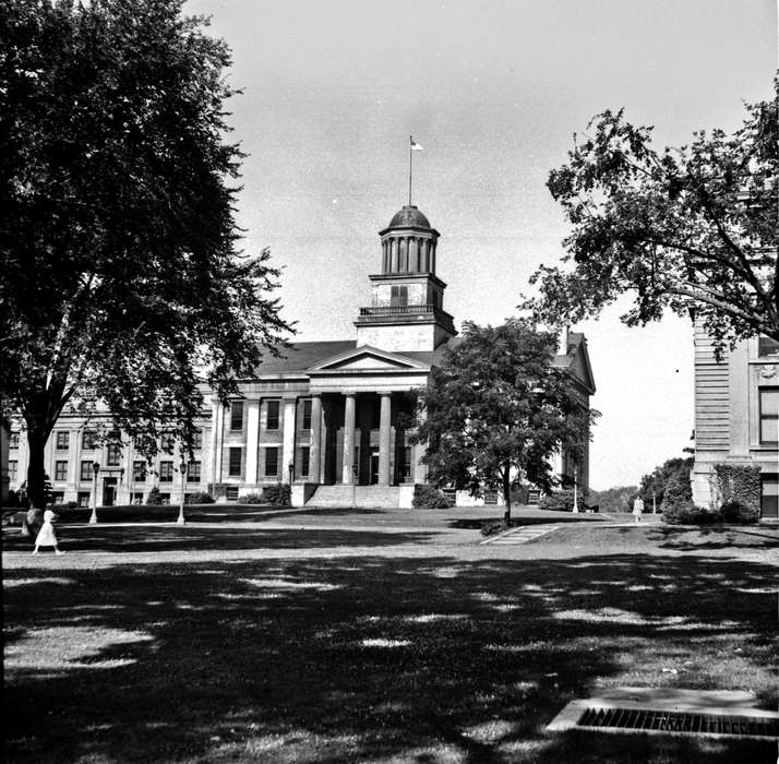 Cities and Towns, Lemberger, LeAnn, Iowa History, university of iowa, old capitol building, history of Iowa, Main Streets & Town Squares, Iowa City, IA, historic building, Iowa