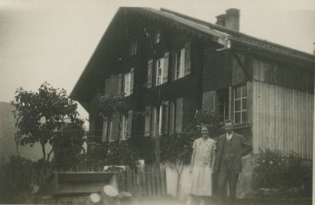 Portraits - Group, chalet, Fabos, Edith, Cities and Towns