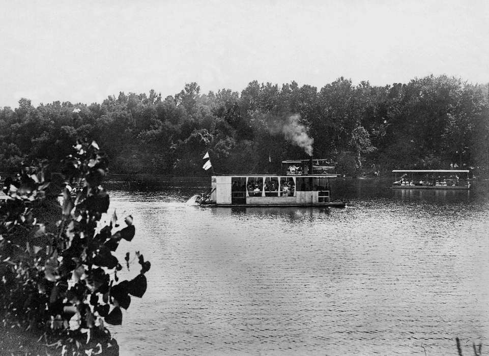 steam, Lakes, Rivers, and Streams, Outdoor Recreation, history of Iowa, Lemberger, LeAnn, des moines river, Iowa, Iowa History, river, boat, Ottumwa, IA