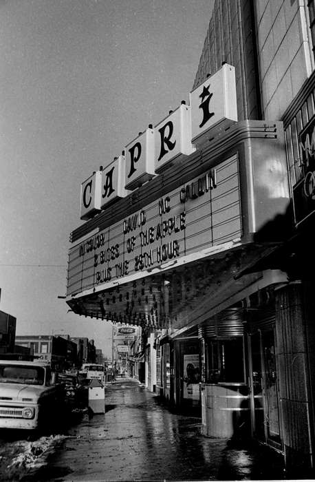Entertainment, Cities and Towns, Lemberger, LeAnn, Iowa History, Leisure, movie theater, Iowa, Ottumwa, IA, history of Iowa, theatre, Businesses and Factories