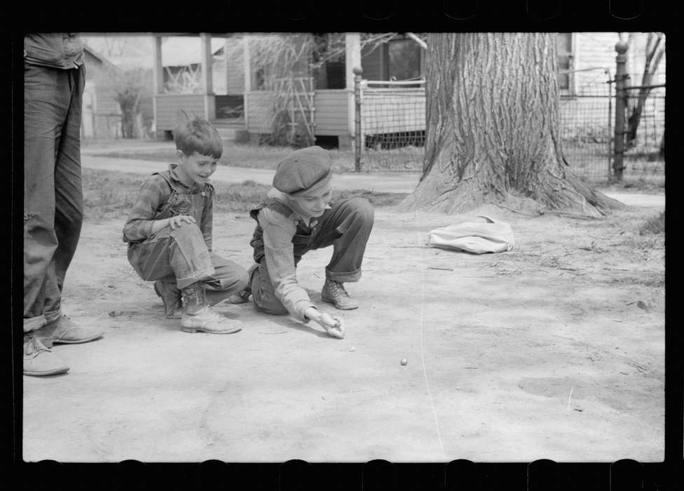 kids, play, newsboy cap, Iowa, Children, boy, overalls, boys, Iowa History, boots, history of Iowa, marble, Leisure, Library of Congress, playing, kid, Cities and Towns