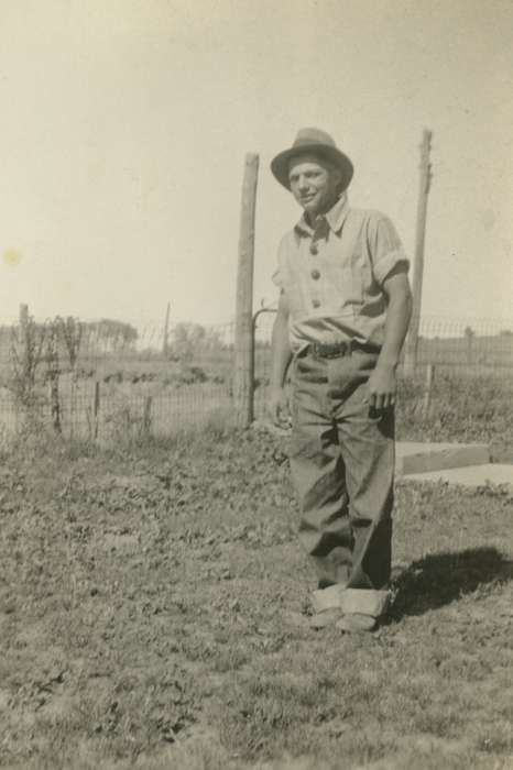 Riverside, IA, farmer, Iowa History, Portraits - Individual, Iowa, Farms, field, Holderness, Tammy, history of Iowa