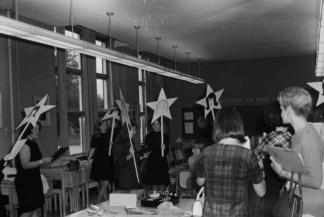 meeting, ia, Schools and Education, classroom, Civic Engagement, young women, Iowa, IA, history, Coon Rapids, Photos, Coon Rapids Enterprise, Children, historic, drawing, United States