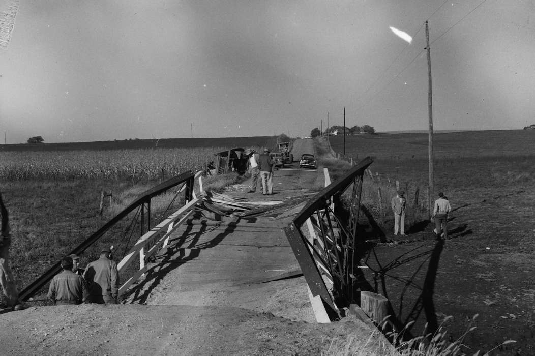 United States, history, ia, bridge collapse, power lines, Photos, Coon Rapids Enterprise, historic, Iowa, cornfield, rural, IA, Coon Rapids, Farms, Wrecks, Motorized Vehicles