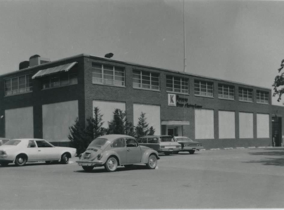 Waverly Public Library, plant, Waverly, IA, Iowa History, history of Iowa, Businesses and Factories, Motorized Vehicles, cars, Iowa