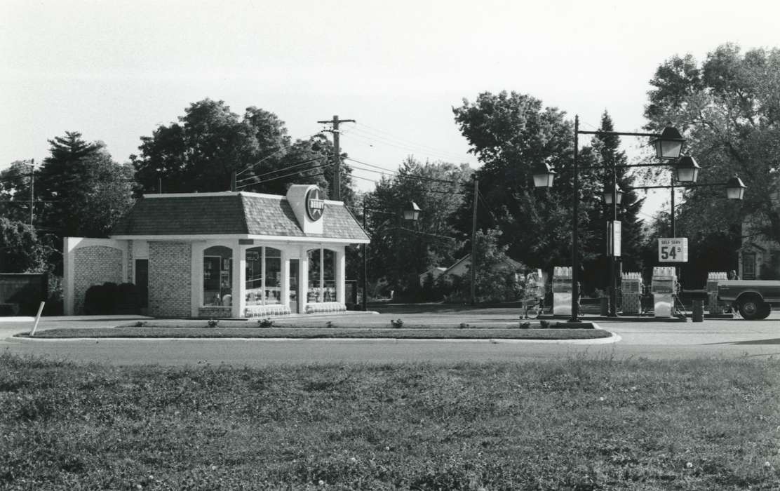 Iowa History, Iowa, Businesses and Factories, history of Iowa, gas station, Waverly Public Library