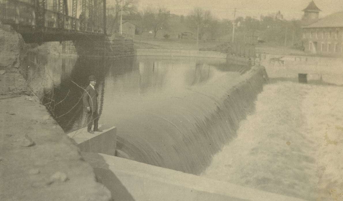 Anamosa, IA, Lakes, Rivers, and Streams, river, Hatcher, Cecilia, Iowa History, Iowa, dam, history of Iowa