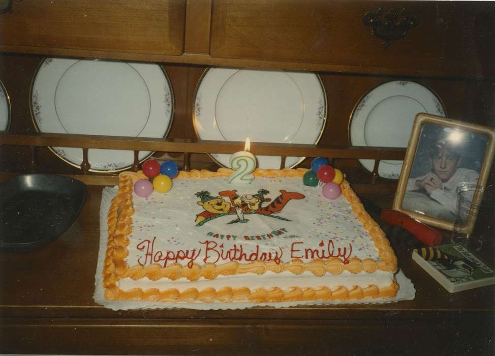 Scholtec, Emily, Iowa, Iowa History, Food and Meals, birthday, Holidays, IA, history of Iowa, cake