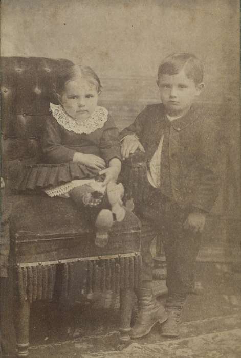 carte de visite, sister, high buttoned shoes, Cedar Rapids, IA, boy, brother, Children, Iowa, siblings, Portraits - Group, girl, vest, Iowa History, Families, history of Iowa, Olsson, Ann and Jons, sack coat, lace collar