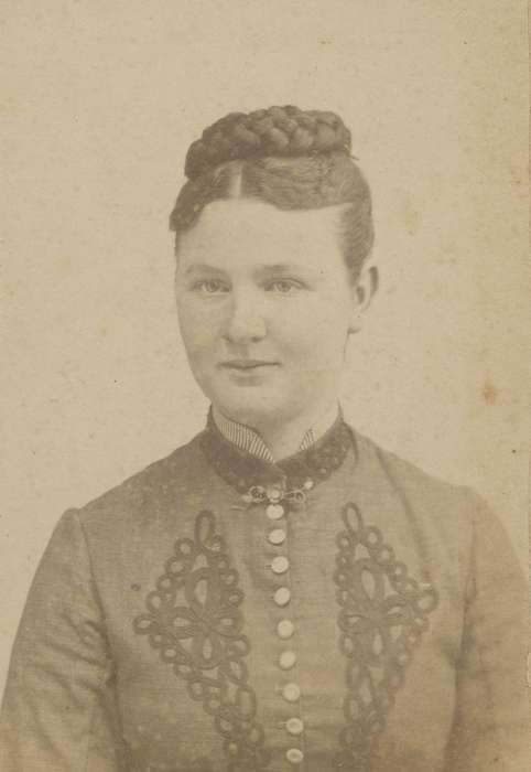 Rockford, IA, carte de visite, brooch, Iowa History, woman, braid, Iowa, Olsson, Ann and Jons, history of Iowa