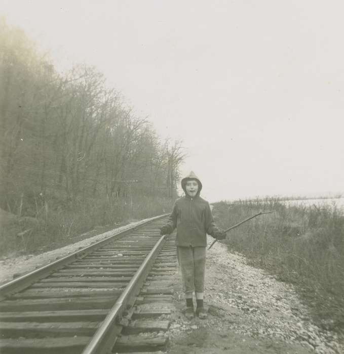 Sherrill, IA, Portraits - Individual, Children, Iowa, Fredericks, Robert, Iowa History, history of Iowa, train tracks