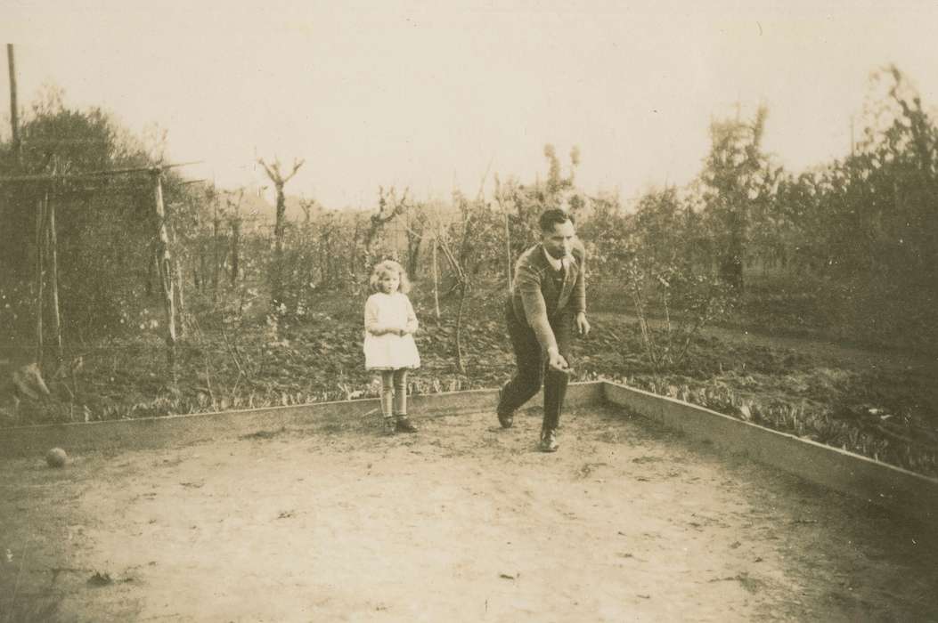 Children, Outdoor Recreation, Leisure, girl, father, Families, Fabos, Edith, throw, pétanque