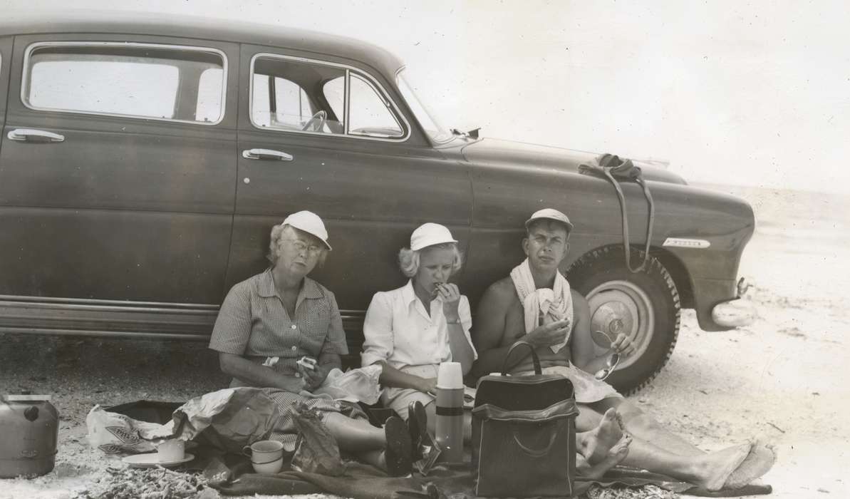 Motorized Vehicles, history of Iowa, McMurray, Doug, Travel, car, Destin, FL, Portraits - Group, Food and Meals, Iowa, Iowa History, picnic