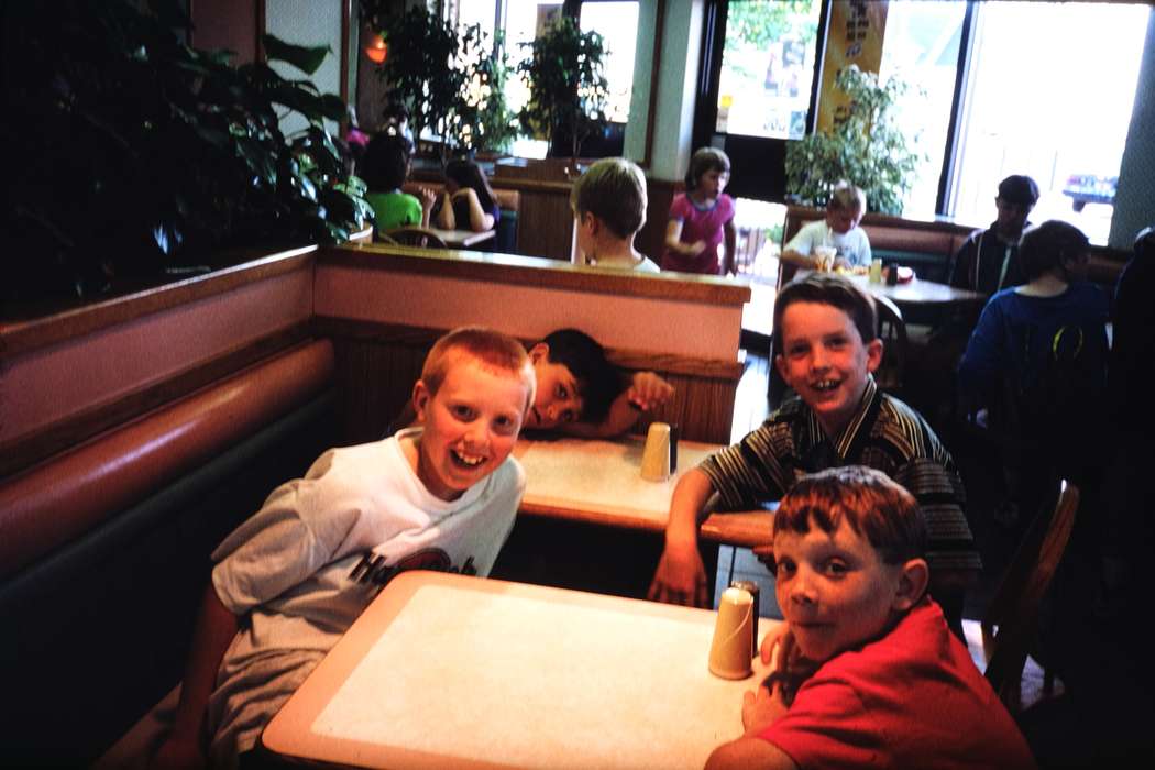 ia, Food and Meals, second grade missouri trip, Schools and Education, Iowa, history, Photos, Coon Rapids Enterprise, Children, missouri trip, mcdonald's, historic, United States, MO, school trip