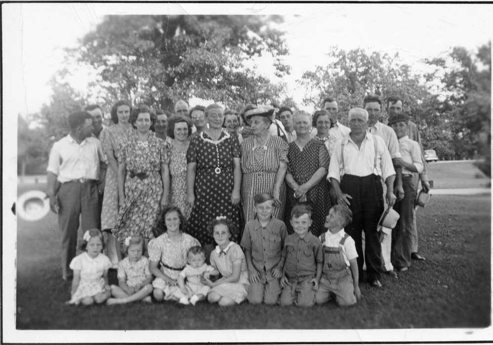 reunion, history of Iowa, Children, Portraits - Group, Boehm, Pam, Iowa, Iowa History, Families, Monroe, IA