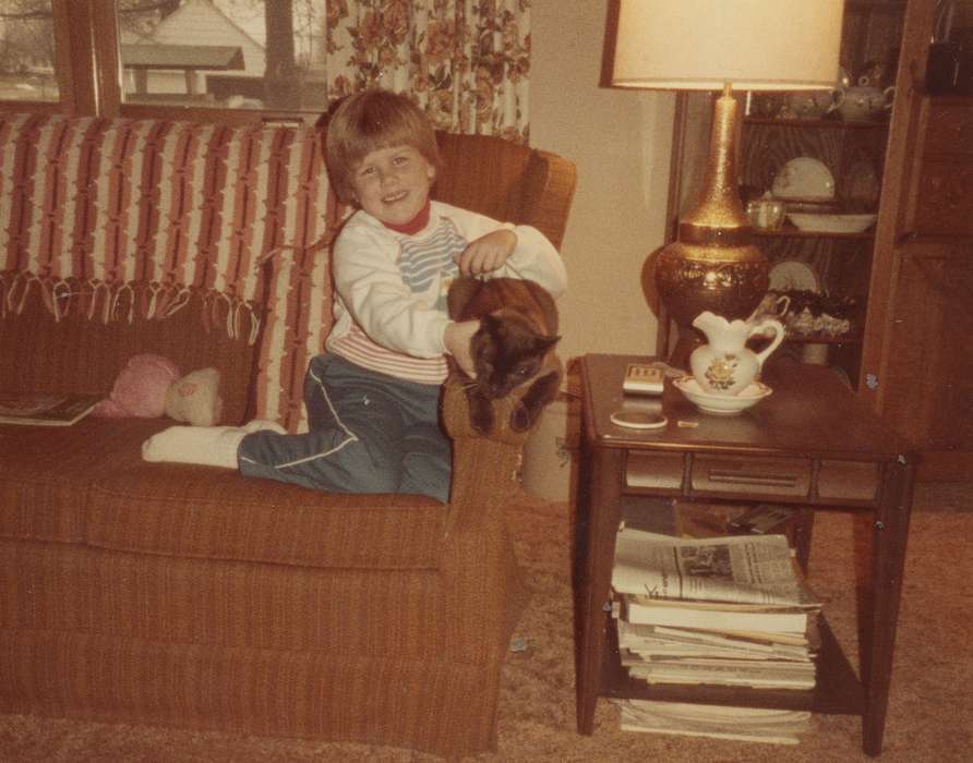 couch, East, Lindsey, Iowa, Iowa History, Reinbeck, IA, living room, Children, Portraits - Individual, history of Iowa, Animals, Homes, cat, lamp