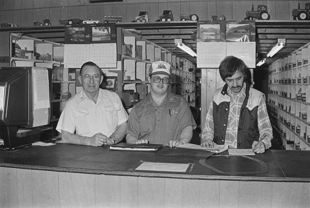 Businesses and Factories, Coon Rapids Enterprise, Coon Rapids, Iowa, men, historic, United States, ia, history, Photos, IA