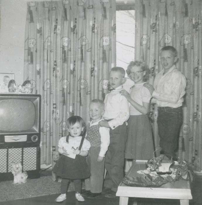 Children, sibling, Iowa History, West Union, IA, history of Iowa, Homes, Families, Kleppe, Leslie, siblings, television, Iowa, tv