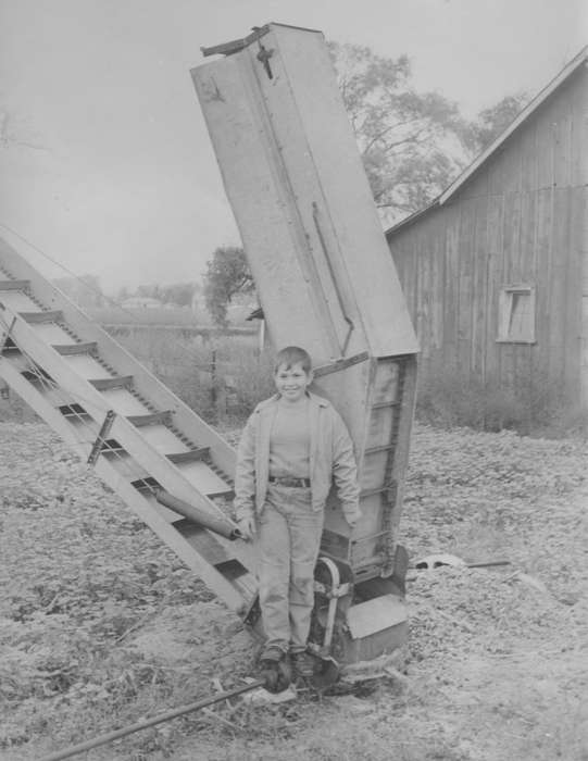 Portraits - Individual, Mickelson, Rose, Iowa, Kanawha, IA, Farming Equipment, conveyor, history of Iowa, Iowa History, machine, Farms, Barns