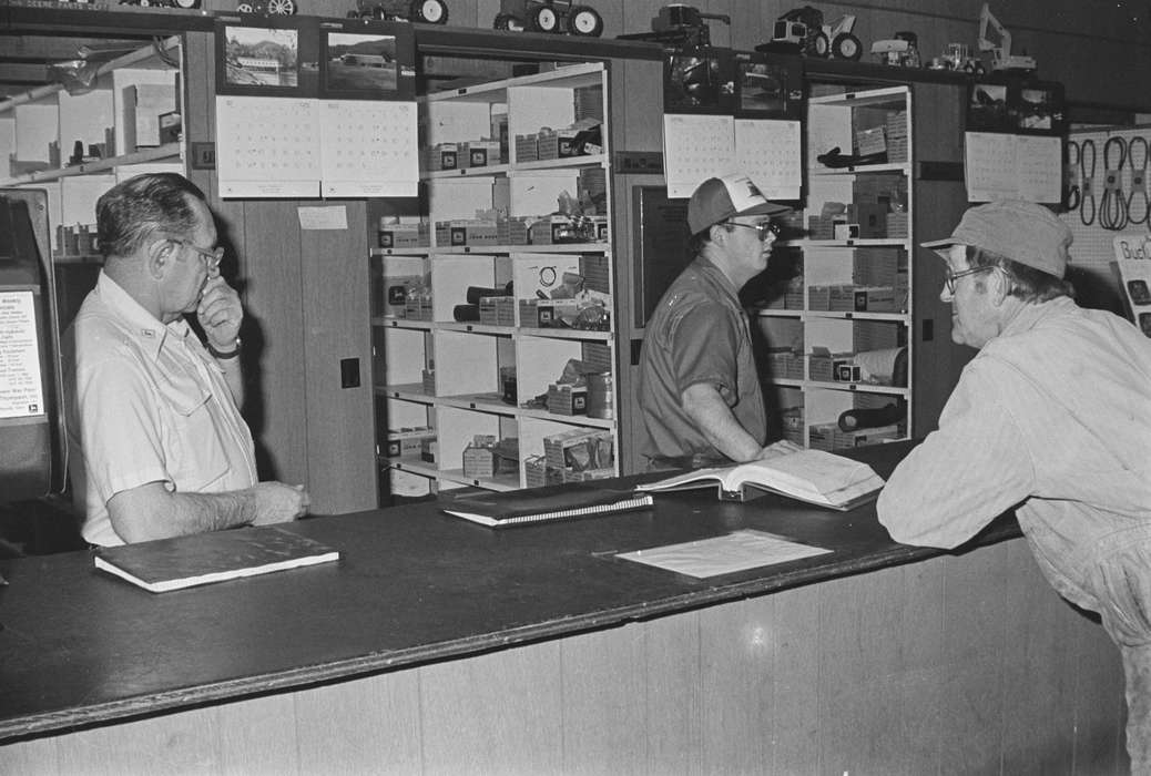 men at work, Coon Rapids, Photos, Coon Rapids Enterprise, history, ia, IA, Businesses and Factories, counter, Iowa, Labor and Occupations, historic, United States