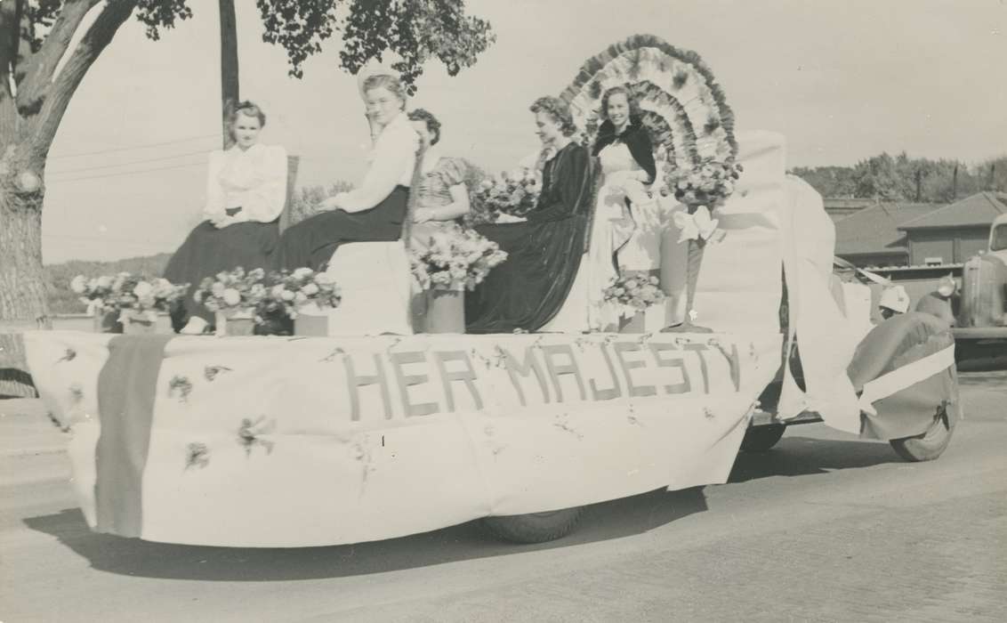 parade float, Waverly Public Library, flowers, history of Iowa, Iowa, Iowa History, Entertainment, Waverly, IA, correct date needed, women