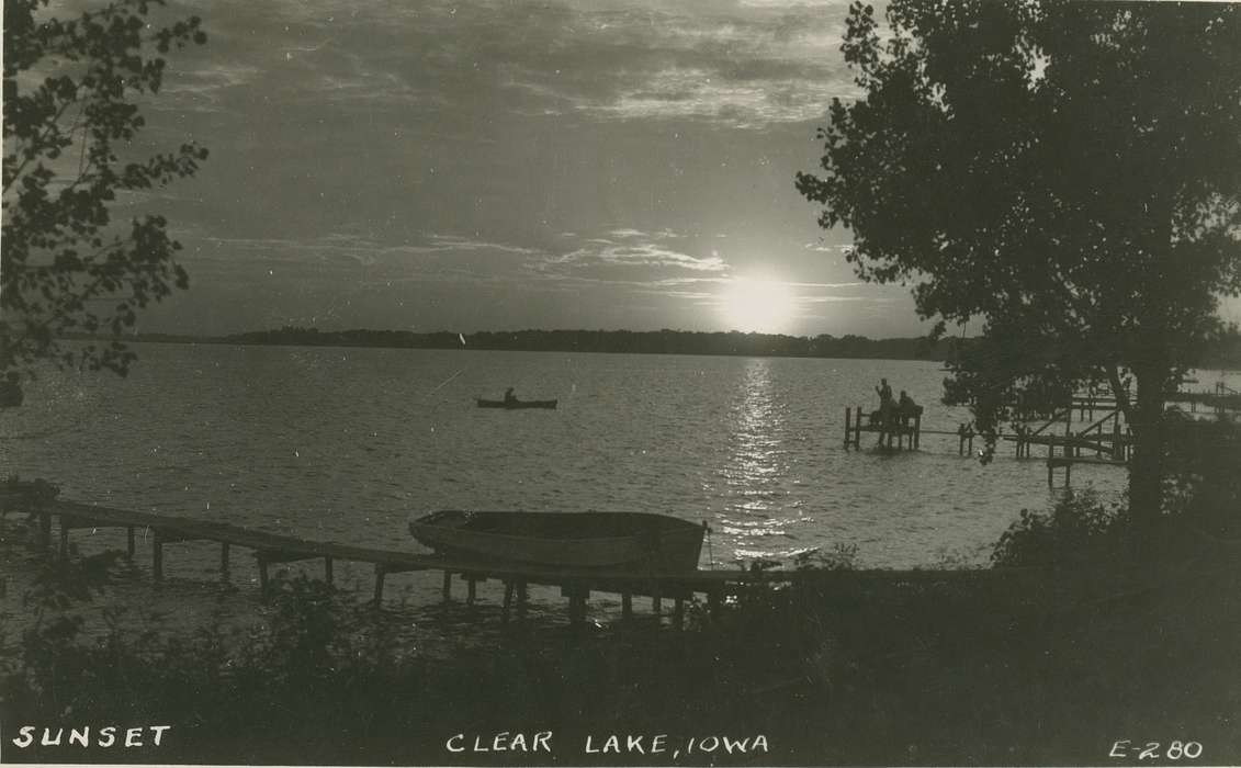 sunset, clear lake, Iowa History, Lakes, Rivers, and Streams, Palczewski, Catherine, history of Iowa, Outdoor Recreation, Iowa, boat, Clear Lake, IA, lake