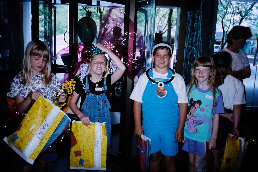 party, ia, disney, second grade missouri trip, Schools and Education, Iowa, history, overalls, Photos, Coon Rapids Enterprise, Children, missouri trip, historic, United States, MO, school trip