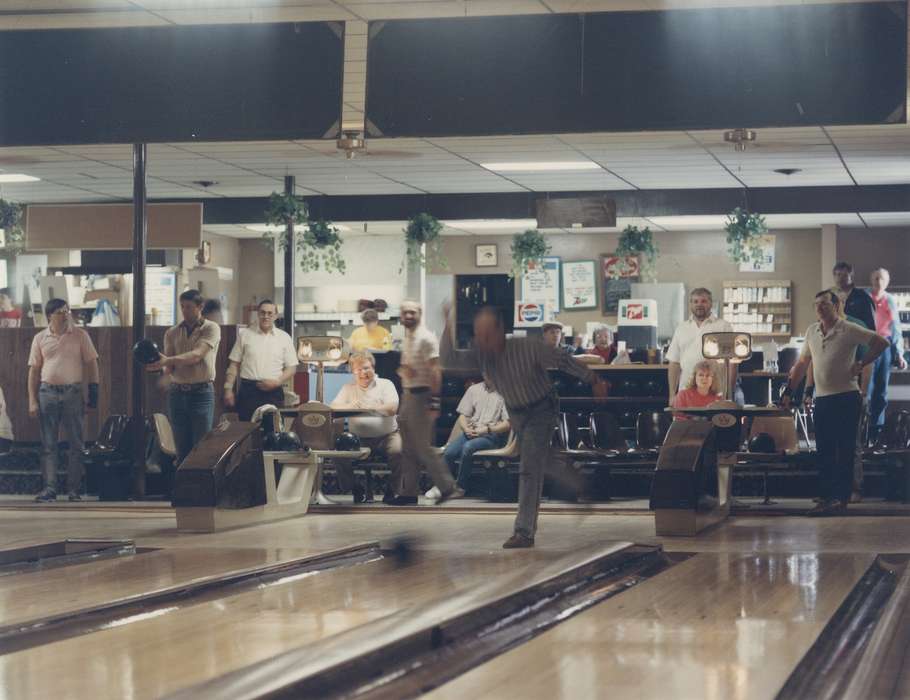bowling, plants, Waverly Public Library, bowling ball, Entertainment, bowling alley, Waverly, IA, Iowa History, Iowa, Leisure, history of Iowa, pepsi