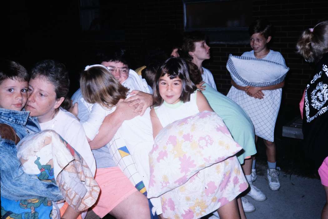 ia, second grade missouri trip, Iowa, pillow, hug, history, Photos, Coon Rapids Enterprise, Portraits - Group, Children, missouri trip, historic, United States, MO, school trip