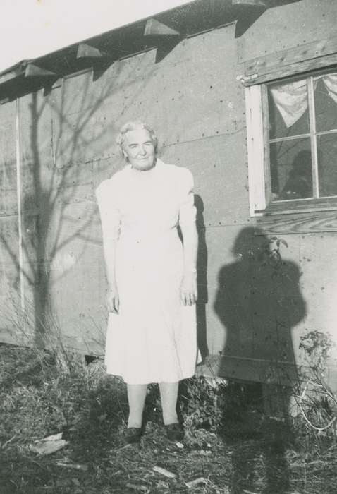 grandmother, Portraits - Individual, Iowa, Caldwell County, MO, Iowa History, history of Iowa, Deitrick, Allene, Travel