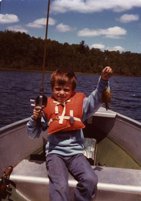 boat, fish, boy, Outdoor Recreation, fishing, Portraits - Individual, Children, Iowa, Leisure, Iowa History, IA, history of Iowa, Olsson, Ann and Jons