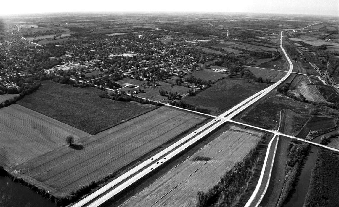 field, highway, history of Iowa, Lemberger, LeAnn, Farms, Aerial Shots, Iowa, Iowa History, Cities and Towns, Ottumwa, IA