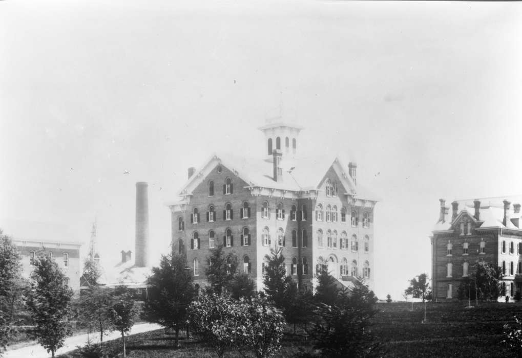 university of northern iowa, history of Iowa, Schools and Education, UNI Special Collections & University Archives, Iowa History, Iowa, uni, old gilchrist, iowa state teachers college, Cedar Falls, IA, central hall
