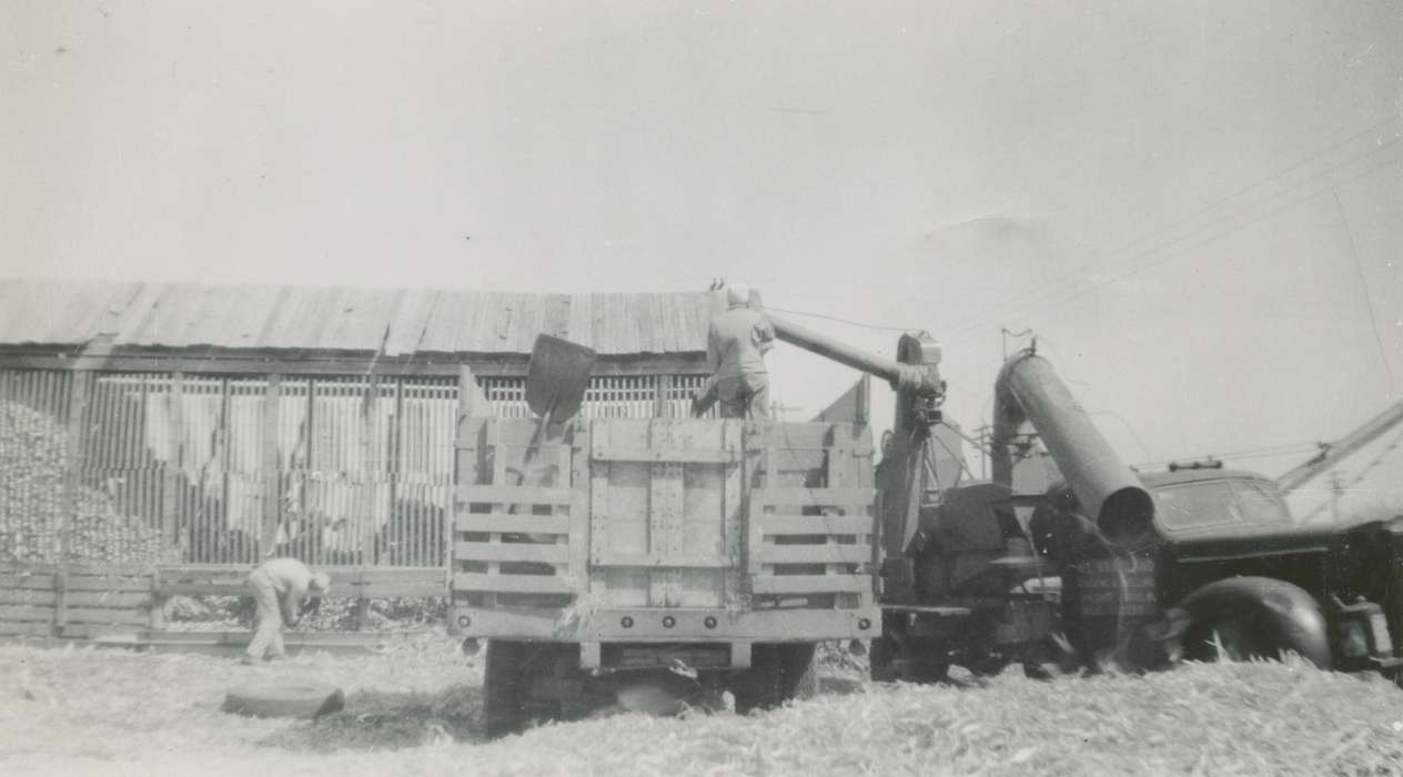 Farming Equipment, Iowa, history of Iowa, Ostrum (Bratland), Arlene, Bode, IA, corn, Farms, Iowa History, Labor and Occupations