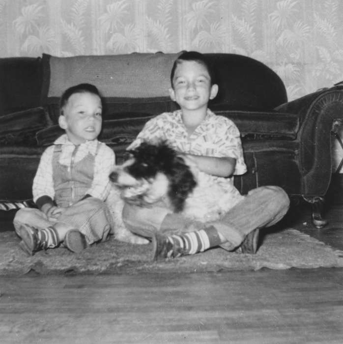 couch, Animals, dog, Iowa History, Portraits - Group, Families, brother, Iowa, brothers, history of Iowa, Nervig, Gary, Boone, IA, Children
