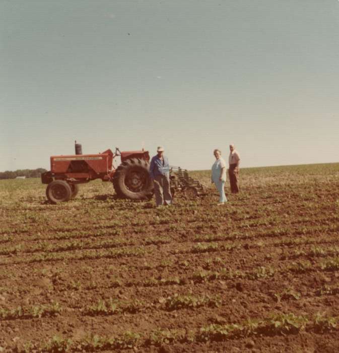 Farms, tractor, Yezek, Jody, history of Iowa, Farming Equipment, St. Ansgar, IA, Iowa History, Labor and Occupations, field, Iowa