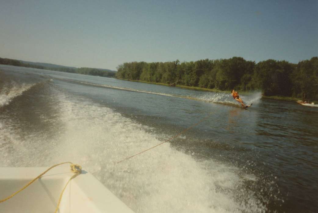 history of Iowa, water skiing, Patterson, Donna and Julie, Iowa, Iowa History, Lakes, Rivers, and Streams, Outdoor Recreation, lake, USA