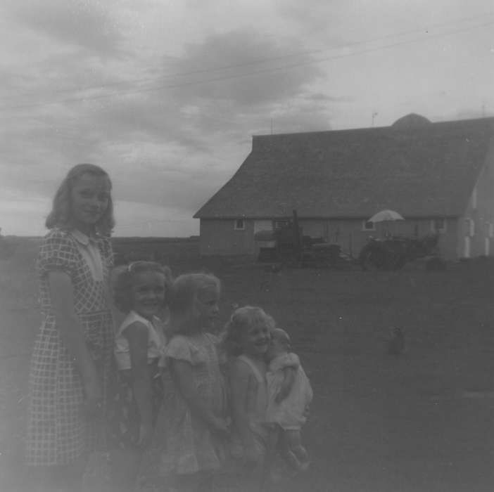 sisters, history of Iowa, Iowa, Iowa History, Portraits - Group, Barns, Families, Cedar Falls, IA, Morris, Lola, Farms