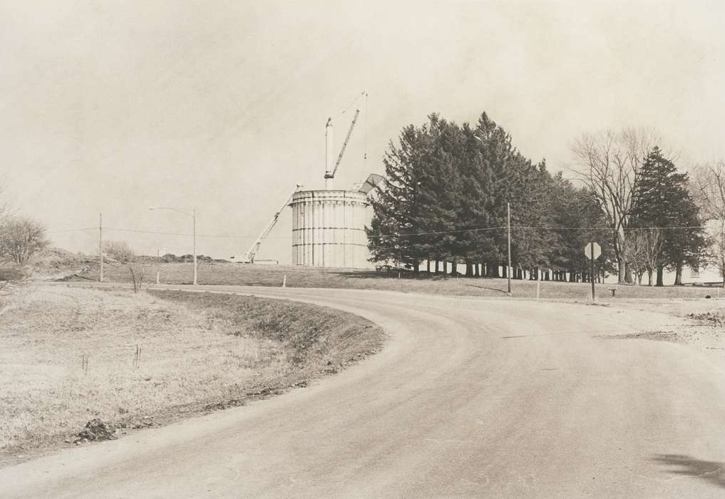 crane, Waverly Public Library, Iowa History, Waverly, IA, Iowa, water tower, history of Iowa, gravel road