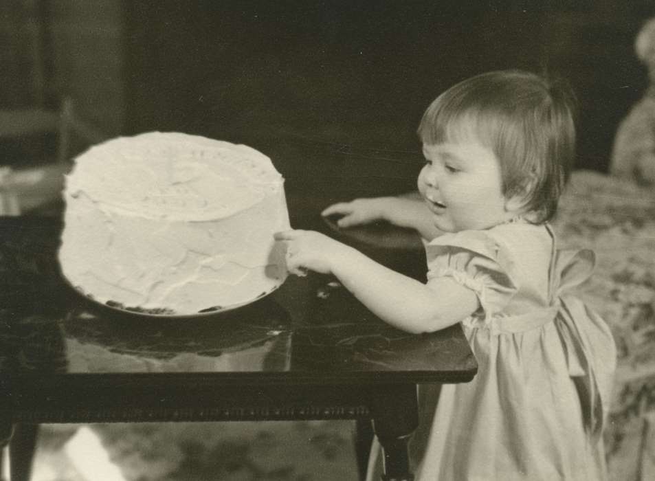 Yezek, Jody, Iowa History, history of Iowa, Children, cake, USA, Iowa, Food and Meals