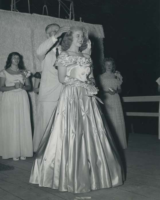 national cattle congress, cattle congress, Photos, history, ia, IA, Fairs and Festivals, historic, Black Hawk, Iowa, Waterloo, crown, Grout Museum of History and Science, United States, dairy princess