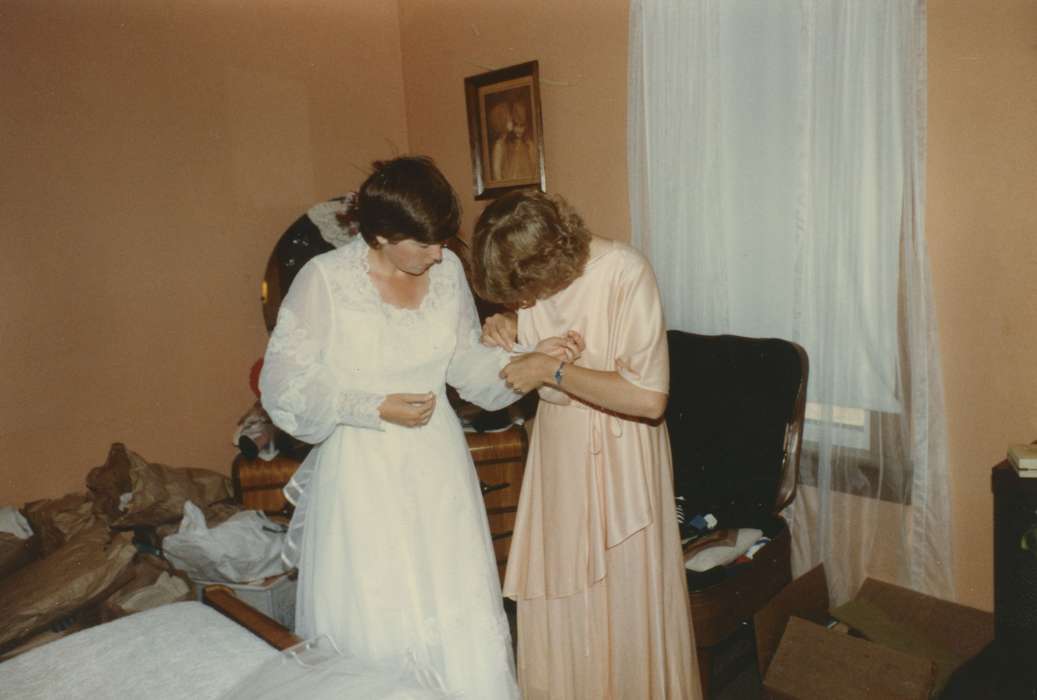 wedding dress, Weddings, Curtis, Shirley, Worthington, IA, Iowa History, bride, Iowa, history of Iowa