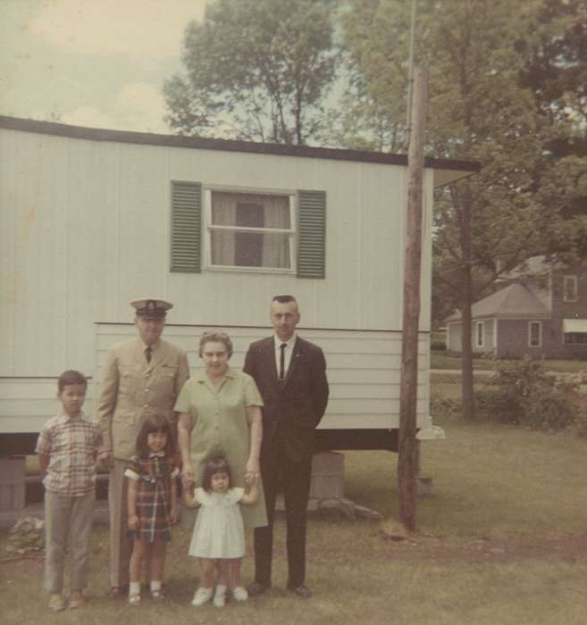 Military and Veterans, Phillips, Renee, mobile home, Iowa History, Union, IA, Portraits - Group, Families, Iowa, history of Iowa