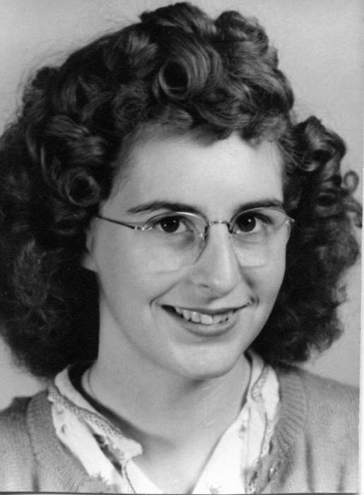 Iowa, glasses, hairstyle, Pella, IA, Iowa History, history of Iowa, Portraits - Individual, Boehm, Pam, smile