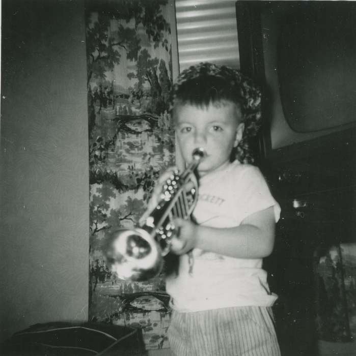 instrument, trumpet, Iowa History, Henderson, Dan, boy, history of Iowa, Leisure, horn, Children, Council Bluffs, IA, Portraits - Individual, Iowa