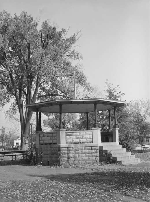 bandstand, history of Iowa, Library of Congress, Main Streets & Town Squares, Iowa History, park, Iowa, Landscapes, Cities and Towns